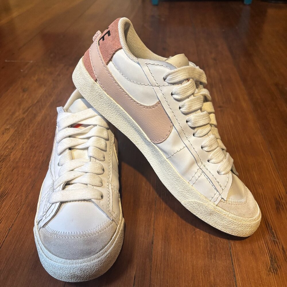 Nike Women's Blazer Low '77 Jumbo trainers tennis shoes size 10